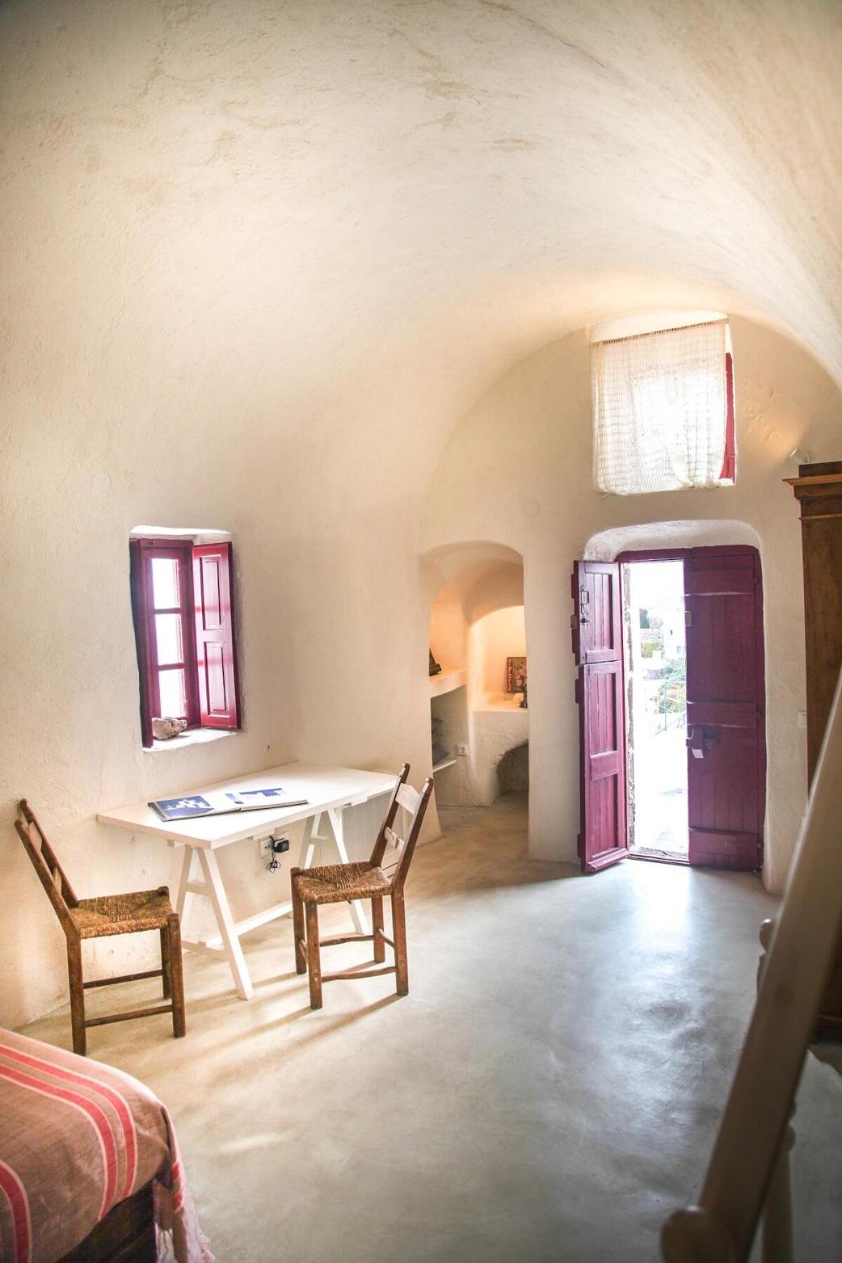Unique Architecture Cave House By Cycladica Căn hộ Hà Nội
