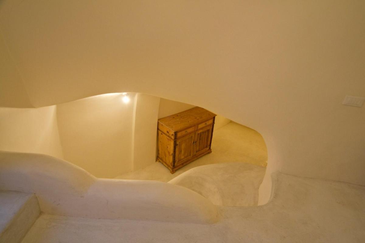 Unique Architecture Cave House By Cycladica